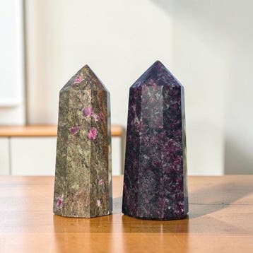 KAMR GEM Robijn in Zoisiet & Robijn in Lepidoliet-matrix