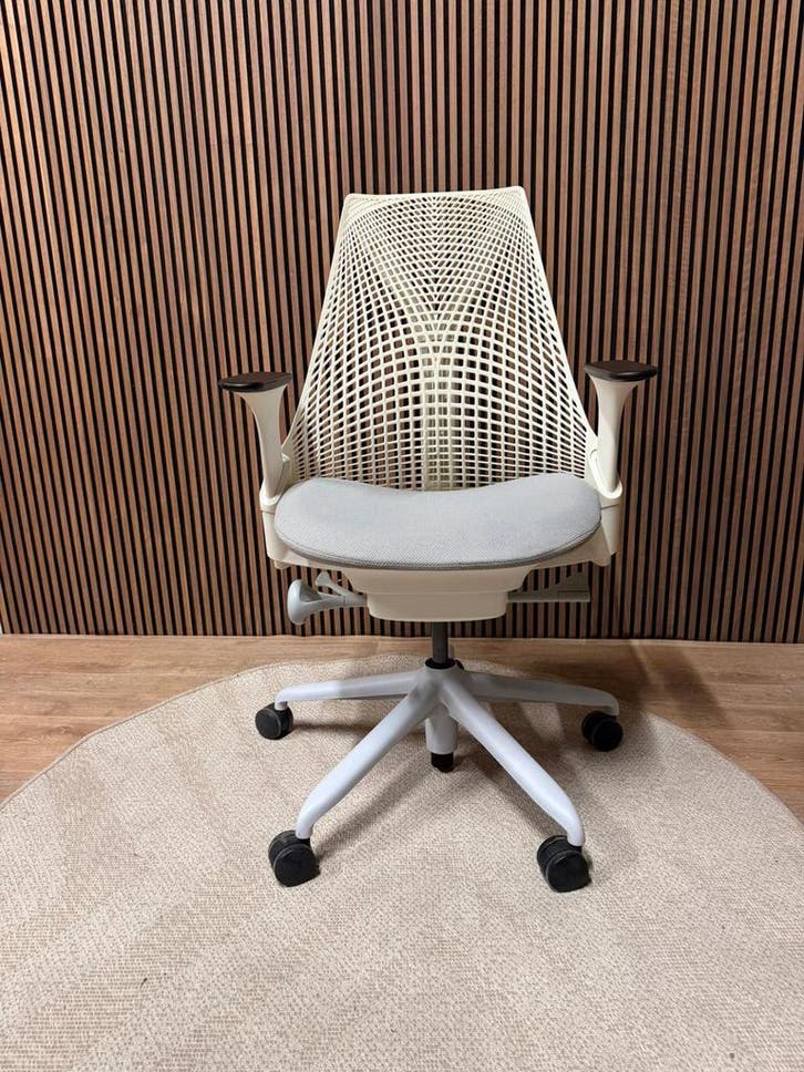 Refurbished Herman Miller Sayl White - 5 Jaar Garantie, Huis en Inrichting, Bureaustoelen, Bureaustoel, Wit, Zo goed als nieuw