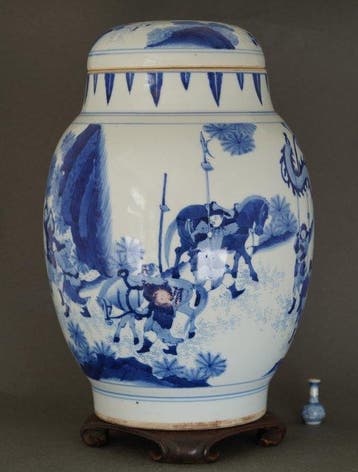 Vaas - Porselein - China - Grote Overgangsstijl Pot met, Antiek en Kunst