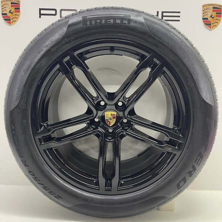 Porsche Macan19inch Turbo zwart met NIEUWE  zomerbanden  N1, Auto-onderdelen, Banden en Velgen, 19 inch, Zomerbanden, 255 mm, Personenwagen