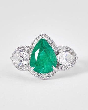 Statement ring - 14 karaat Witgoud - 4.02ct. tw. Smaragd -