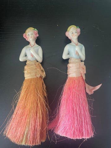 Beeldje - Half-doll tassle figurines (2) - Porselein,