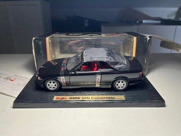 Maisto 1:18 - Modelauto - BMW 325i Convertible (E36), Nieuw