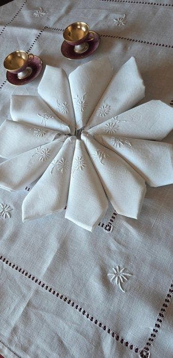 Theetafelkleed met 11 servetten - Servet (12) - 100 cm - 100