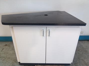 Balie - B130 x D111 x H88 cm