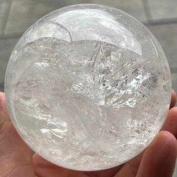 Mountain Crystal Clear Quality sphere Kristal - Hoogte: 9.1