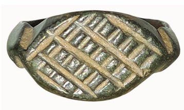 Viking periode Brons, -ring met geometrisch ontwerp