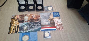 Nederland. Lot van 8 stuks (Zonder minimumprijs), Postzegels en Munten