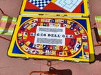 Collectie van memorabilia - Picknicktafel