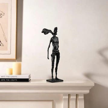 sculptuur, Giacometti-style bronze sculpture—*Walker in the