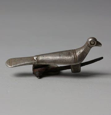 Oud-Romeins Zilver, IJzer Fibula, in de vorm van een vogel