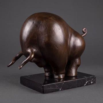 Beeld, Stier in “Botero Stijl” - 16.5 cm - Brons, Marmer