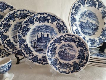 Wedgwood - Waiter (36) - Koninklijke Huizen van, Antiek en Kunst