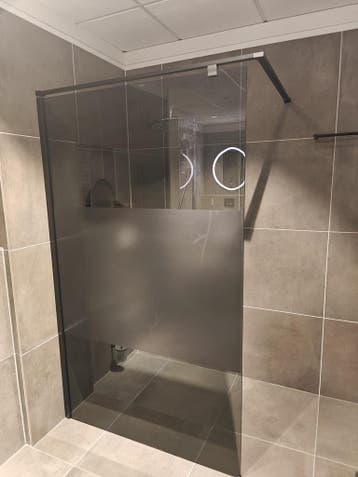 Showmodel grijs rookglas inloopdouche 120cm m. mat - 0002, Ophalen, Nieuw, Glas