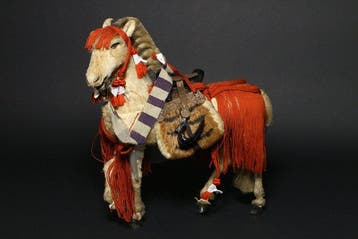 Ceremonial Horse Doll - Pop Ceremonial Horse Doll with, Antiek en Kunst
