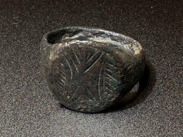 Viking periode Brons Onbeschadigde ring met een fraaie