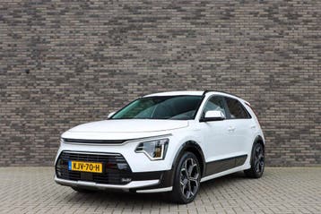 Zakelijke Lease |  Kia Niro 1.6 GDi PHEV Launch Edition, Automaat, Gebruikt, Overige brandstoffen, Wit