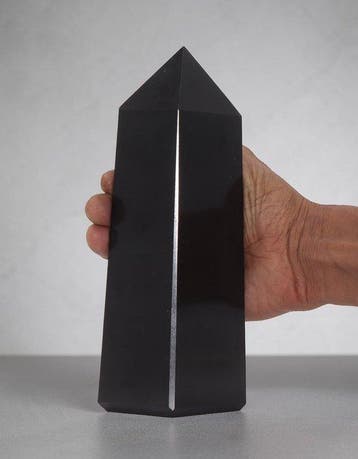 Prachtige natuurlijke zwarte obsidiaan obelisk 205 mm –