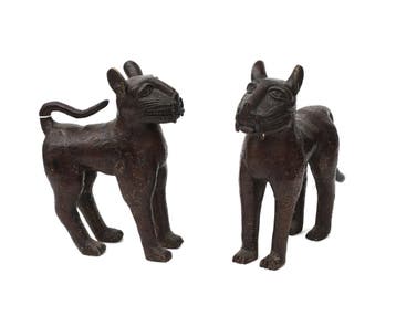 Twee bronzen luipaarden, Benin, 20e eeuw