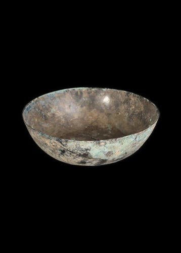 Sasanian Brons Kom met ingegraveerde decoratie. (Zonder