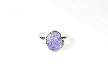 Tanzaniet Ring / rauw / nieuw- 4.08 g - (1), Verzamelen, Mineralen en Fossielen
