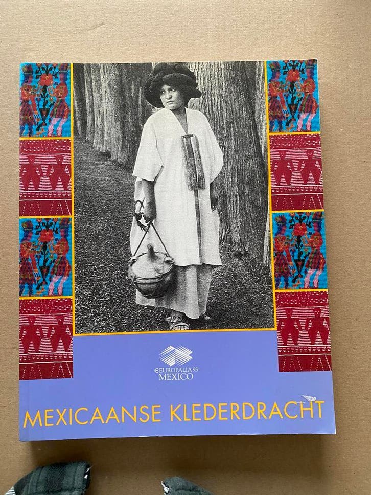 Kleurrijk en Veelzijdig -  Mexicaanse Klederdrachten NIEUW, Boeken, Mode, Zo goed als nieuw, Ophalen of Verzenden