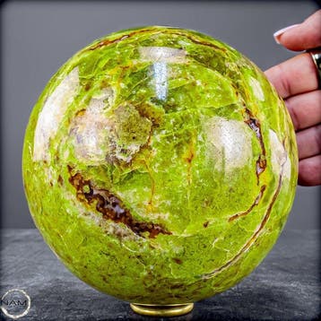 Stralende groene opaalbol – Het juweel van het leven in