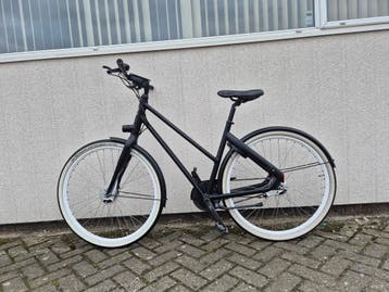 Cortina Blau 7V Belt 2025 – Damesfiets – Framemaat 53 cm, Fietsen en Brommers, 50 tot 53 cm, Ophalen, Zo goed als nieuw, Versnellingen