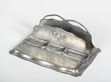 Art nouveau tinnen bureauset met brievenhouder, Frankrijk,