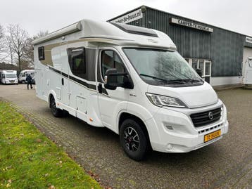 Carado T448, bj.2019 enkele bedden plus hefbed 73000 km, Handgeschakeld, Raamblindering, Half-integraal, 7 tot 8 meter