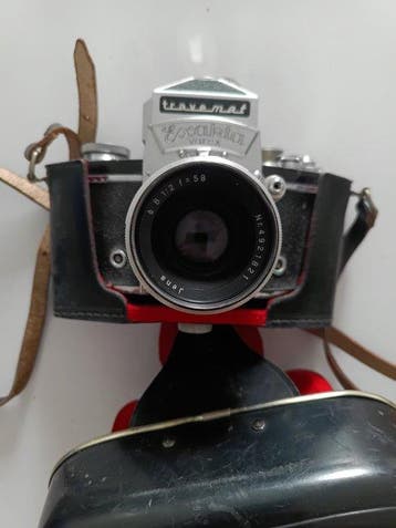 Exakta IIa 35mm SLR Camera + Biotar 58mm F2.0 - Light Meter, Nieuw