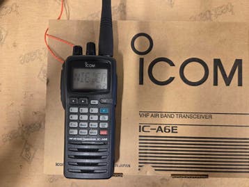 Icom IC A6E luchtvaart portofoon, nieuwstaat  € 185,-, Verzenden, Zo goed als nieuw, Overige typen