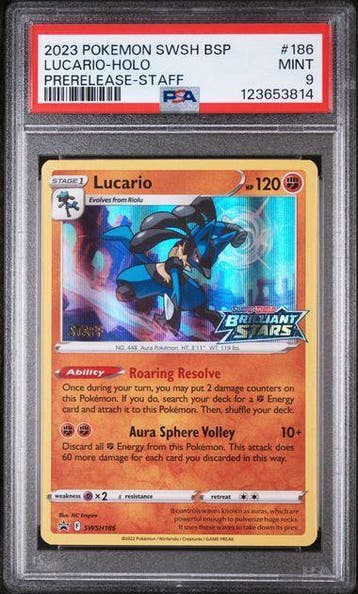 Lucario (SWSH 186) PSA 9 Prerelease-Staff, Ophalen of Verzenden, Nieuw