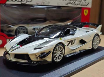 Bburago 1:18 - Modelauto - Ferrari FXX K Evo, Nieuw