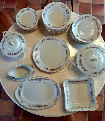 C.T. Tielsch Walbrzych - Eetservies voor 12 (40) - Porselein
