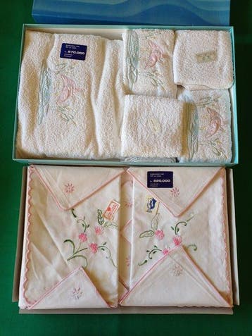 Tablecloth for 12 cotton-linen blend + 5 piece cotton terry, Antiek en Kunst