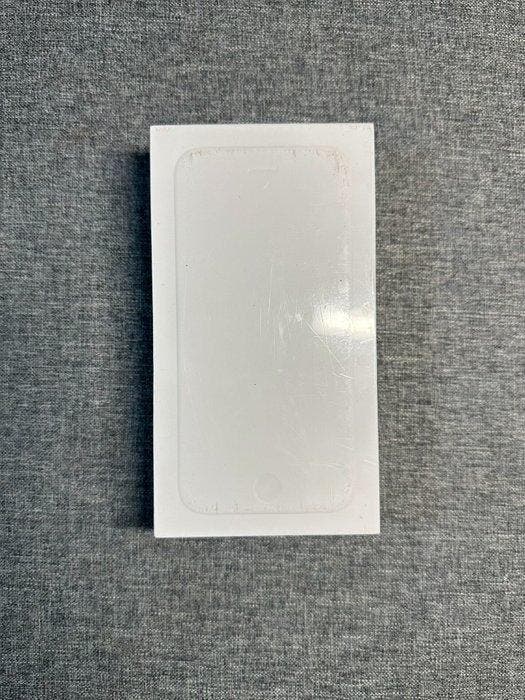 Apple iPhone 6 Silver – 16GB – Brand New – Never Activated -, Spelcomputers en Games, Spelcomputers | Overige Accessoires