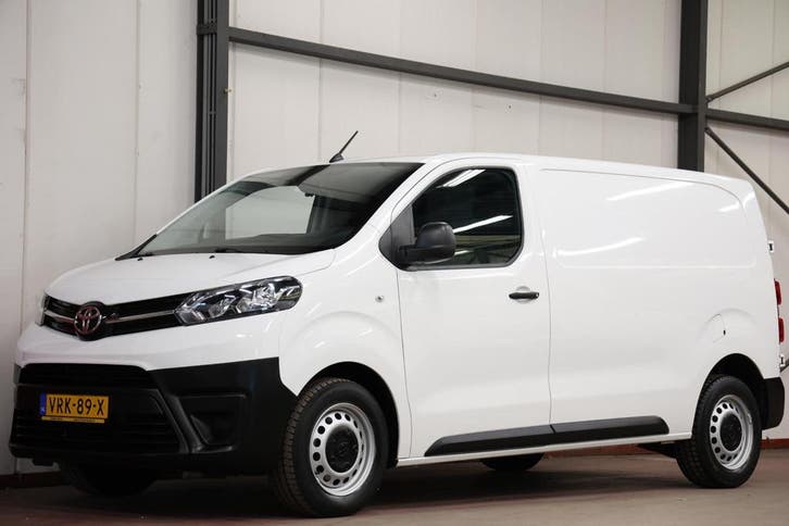Toyota ProAce Worker 2.0 D-4D Live L2H1 LANG, Auto's, Bestelauto's, Dealer onderhouden, Onderhoudsboekje, Handgeschakeld, BTW verrekenbaar