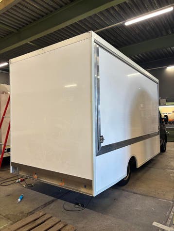 ..aanpassingen aan uw foodtrailer of foodtruck..