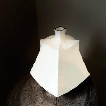 Kutani -  - Vaas - Porselein - Sculpturale Witte Vaas