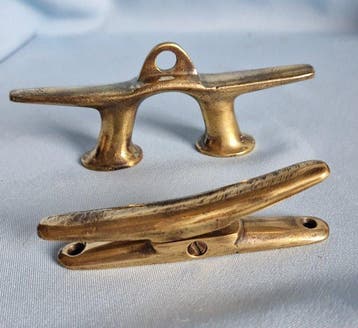 Scheepsuitrusting en armaturen (2) - kikkers - Messing