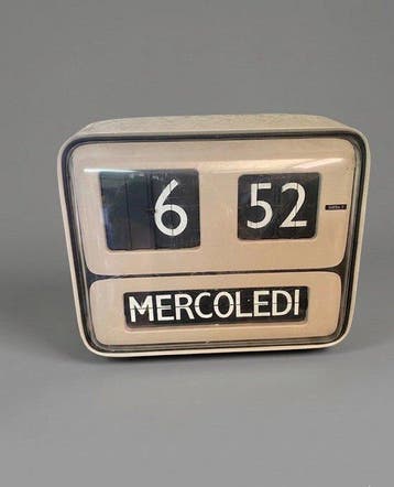 Pendule met eeuwigdurende kalender - Solari - Plastic -