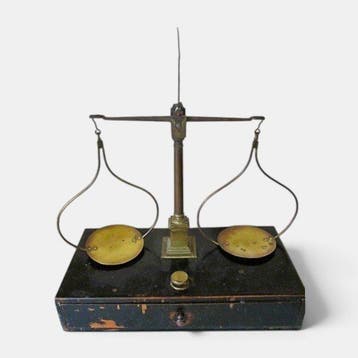 Balans of weegschaal - Gezwart hout , Brons , Messing -
