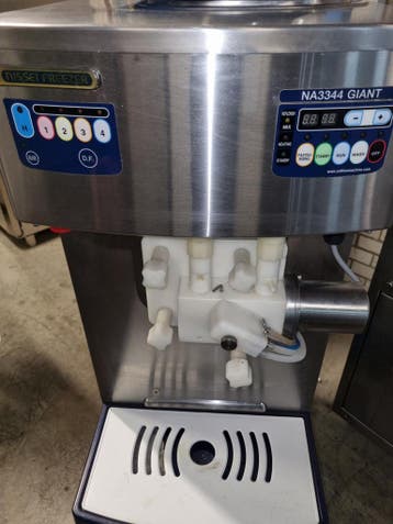 VEILING Nissei NA3344 GIANT combi soft- en milkshake machine, Gebruikt, Overige typen