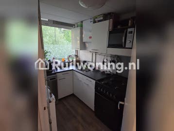 Zaandam, netjes onderhouden appartement met 4 kamers, 70 m², Huizen en Kamers, Woningruil, Amsterdam