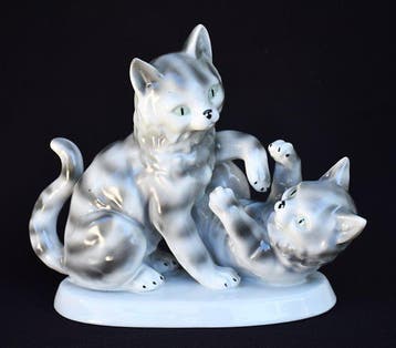 Carl Scheidig - Gräfenthal - Beeldje - Cats in play. Model, Antiek en Kunst