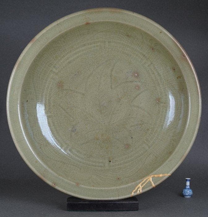Yuan-Ming Dynasty (14th Century) - Schaal - Een grote, Antiek en Kunst, Antiek | Overige Antiek