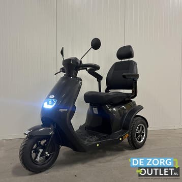 Scootmobiel Flame | Drive (Antraciet, Rood), Gebruikt, Drive, Ophalen of Verzenden, 36 t/m 45 km