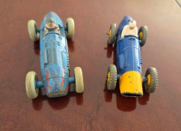 1:48 - Modelauto (2) - Kavel bestaande uit twee klassieke, Nieuw