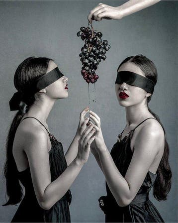 Elena Paraskeva - THE OFFERING, Antiek en Kunst